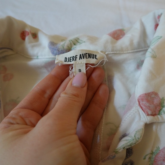 Djerf Avenue Go Slow Summer Berries pajama set - Picture 13 of 15